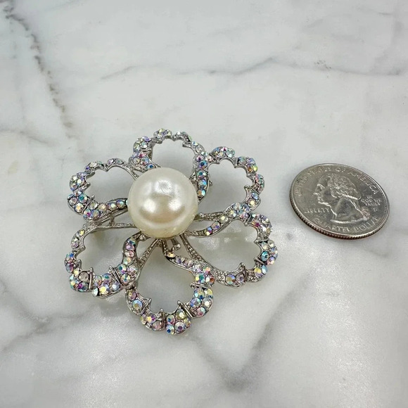 Big Y&J Signed Pearl Rhinestone Flower Brooch Pin Pendant AB Iridescent Retro - Picture 10 of 11